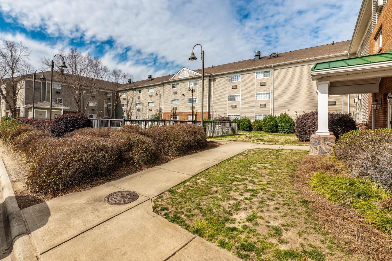Hometowne Studios & Suites By Red Roof Charlotte - Concord Exterior photo