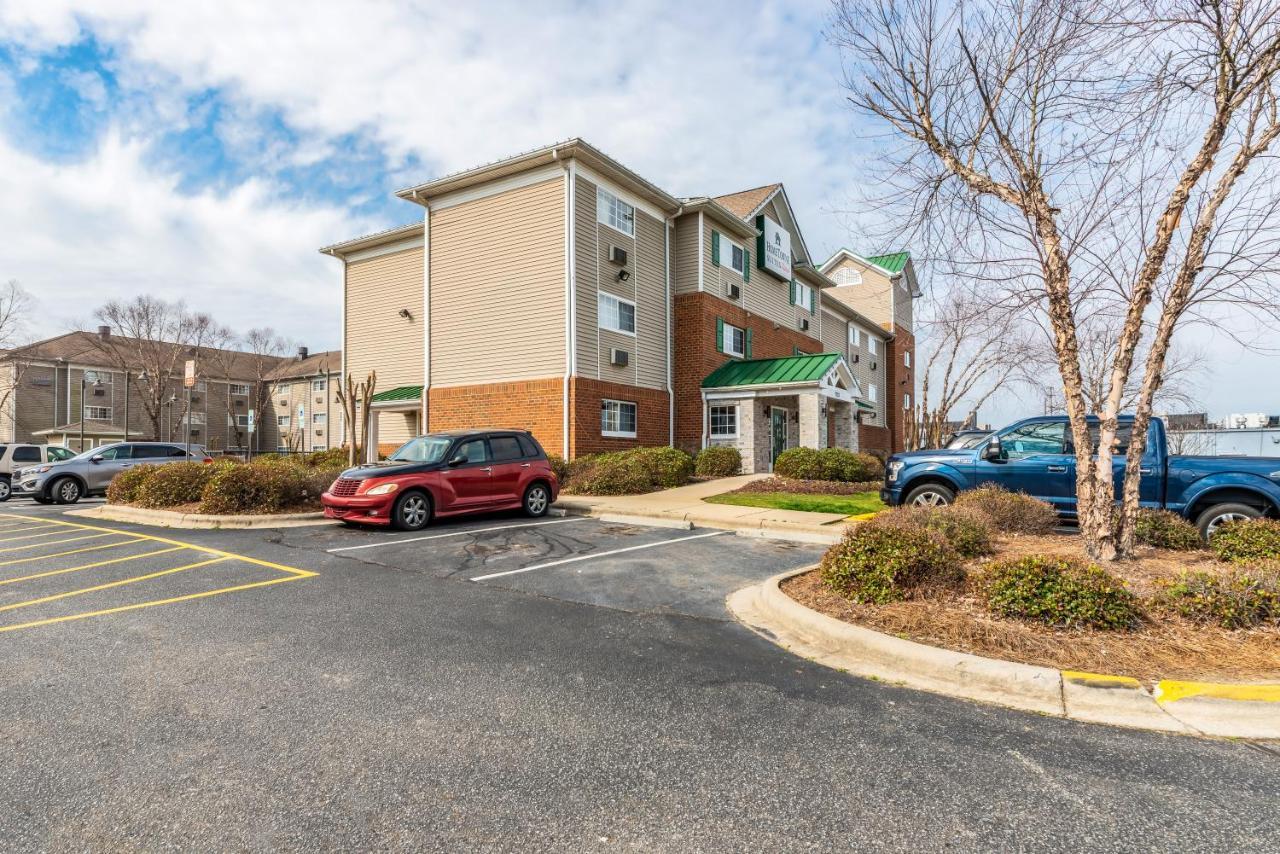 Hometowne Studios & Suites By Red Roof Charlotte - Concord Exterior photo